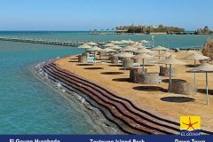 أحد-الشواطئ-في-مدينة-الجونة-داون-تاون-من-شركة-الحرية-للحلول-التسويقية-والعقارية